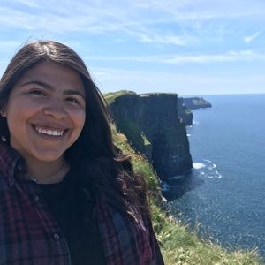 Meet your Posher, Alexis